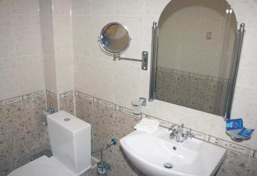 Family Hotel Makedonska Kruchma