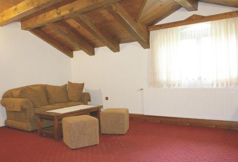 Family Hotel Makedonska Kruchma