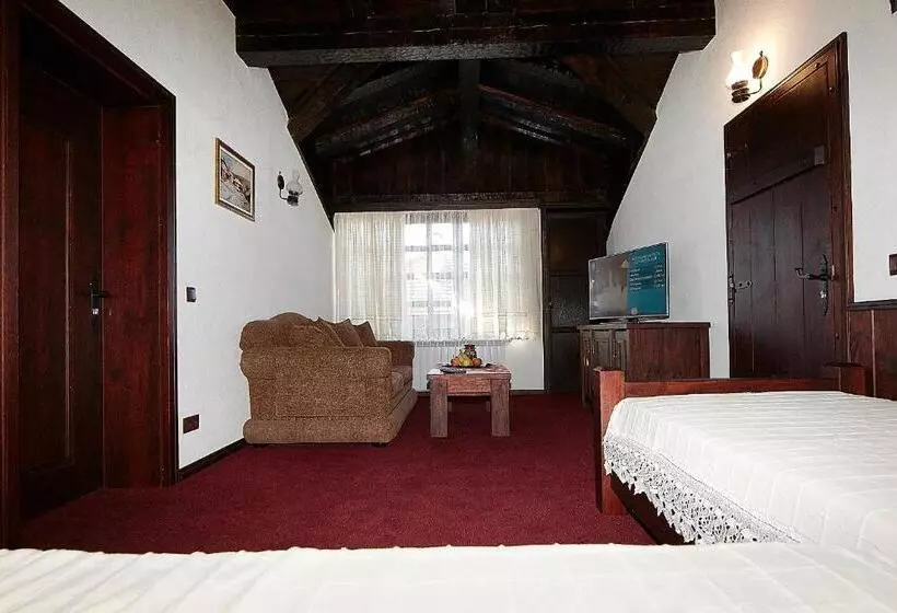 Family Hotel Makedonska Kruchma