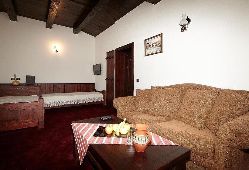 Family Hotel Makedonska Kruchma