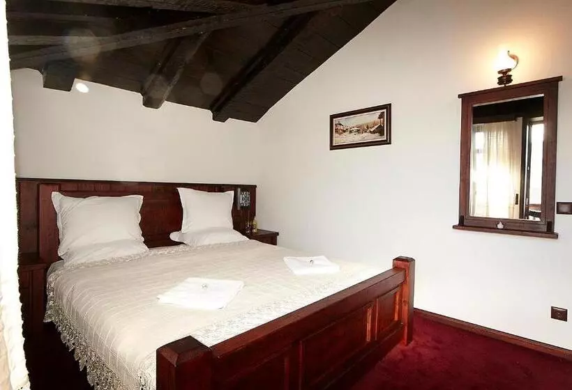 Family Hotel Makedonska Kruchma