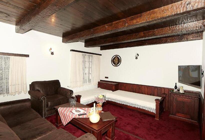 Family Hotel Makedonska Kruchma