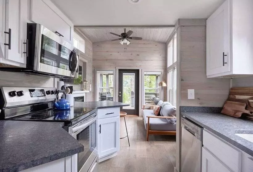 Majatalo Asheville River Cabins