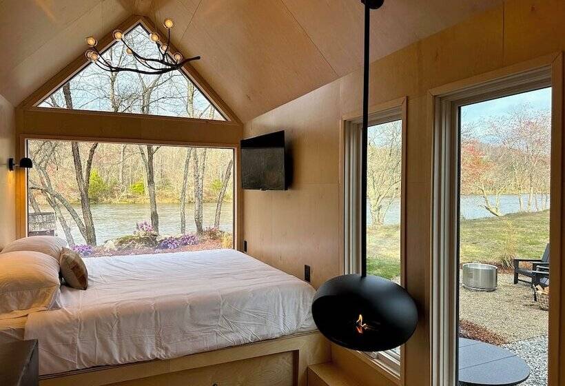 بنسيون Asheville River Cabins