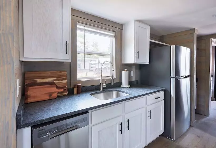 Majatalo Asheville River Cabins