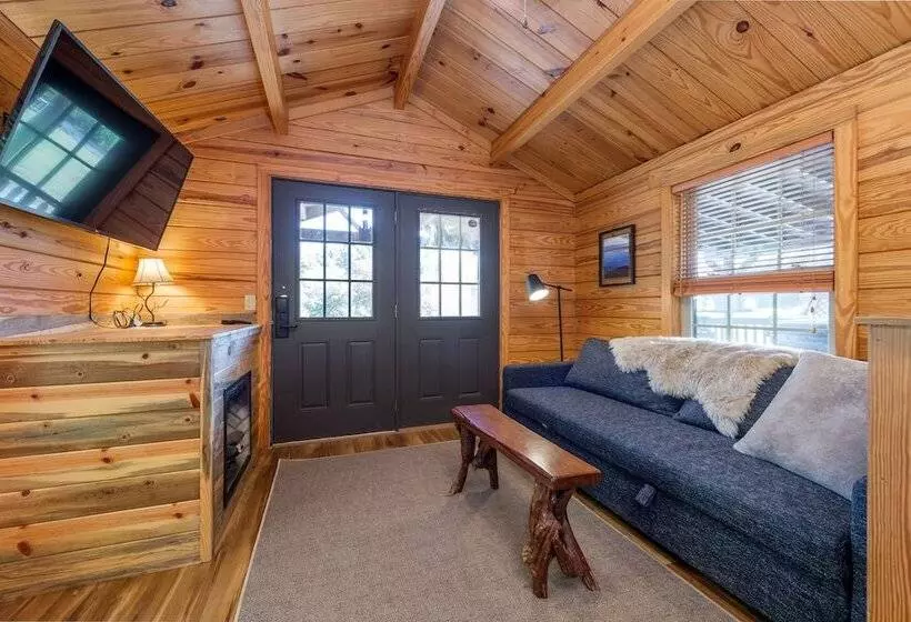 Majatalo Asheville River Cabins