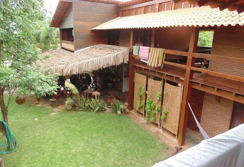 پانسیون Jangada Lodge