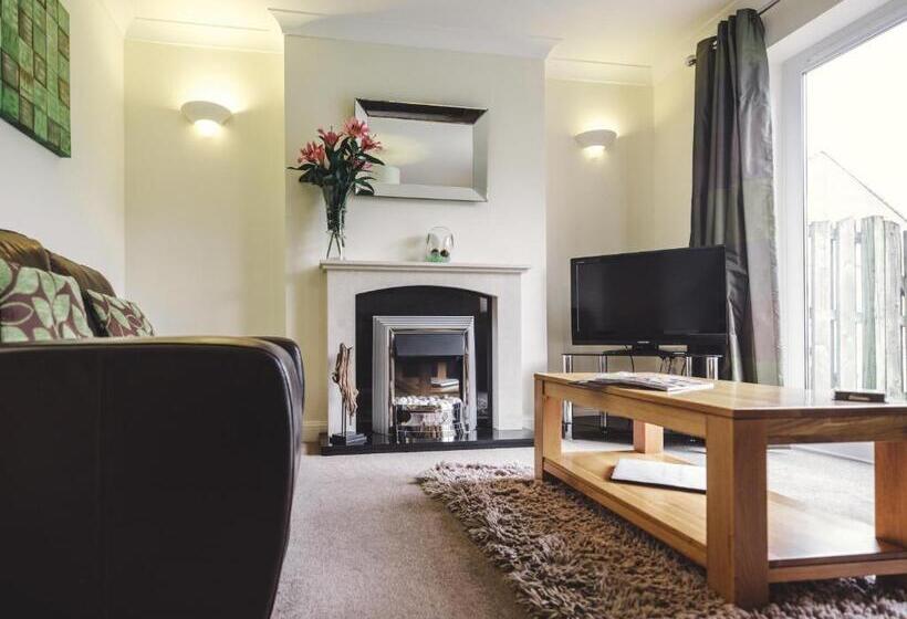 بنسيون Lakeview Holiday Cottages