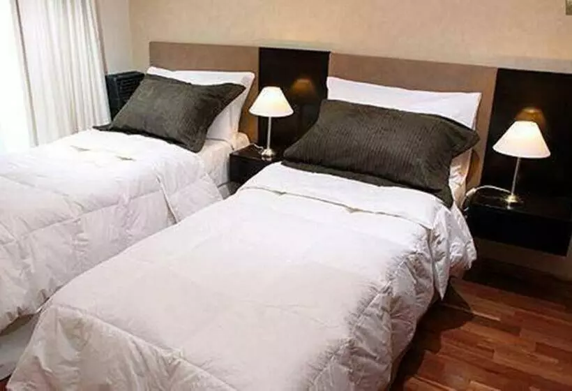 De Los Arroyos Apart