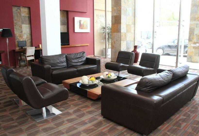 De Los Arroyos Apart