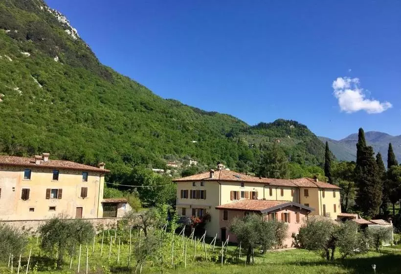 هتل Agriturismo Cervano