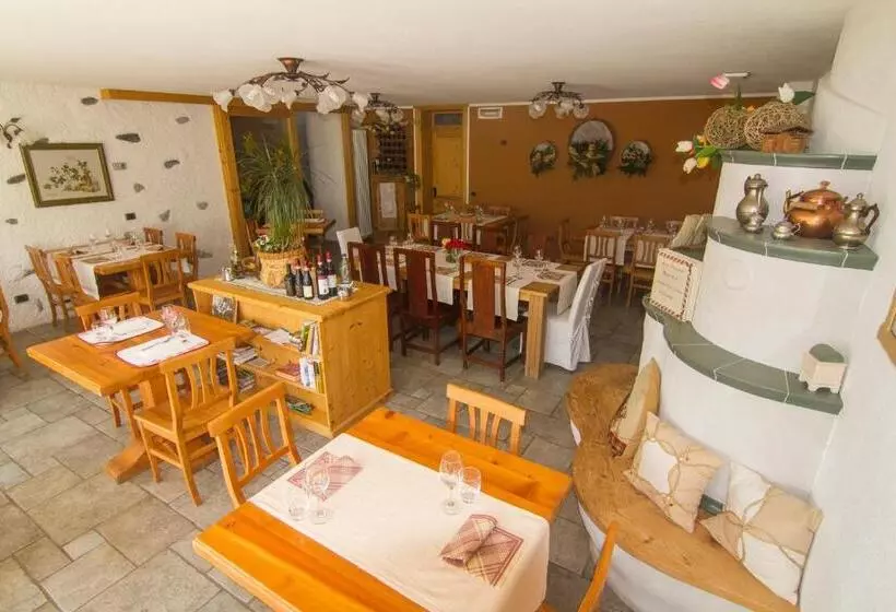 ホテル Agriturismo Raethia