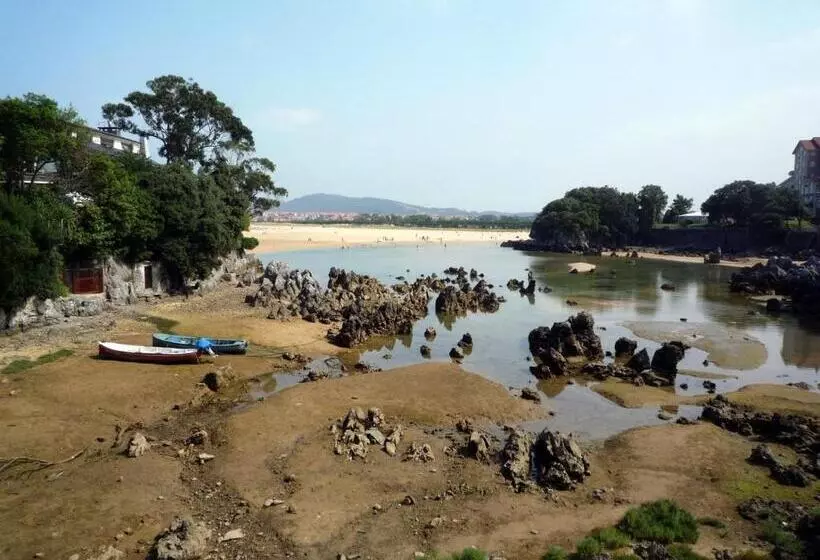 پانسیون Las Anjanas De Isla