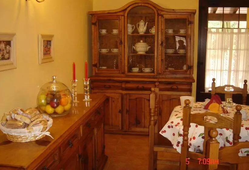 پانسیون Las Anjanas De Isla