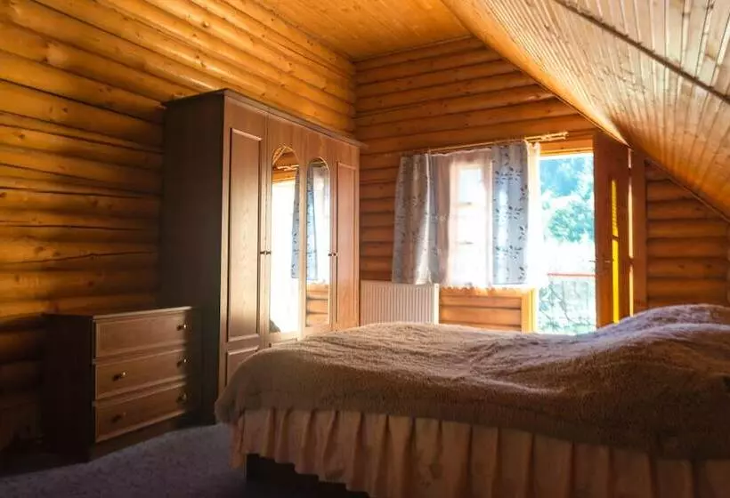 Retkeilymaja Cotteges Dzherelo