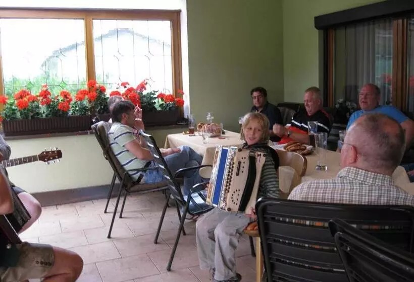 Majatalo Gästehaus Steininger