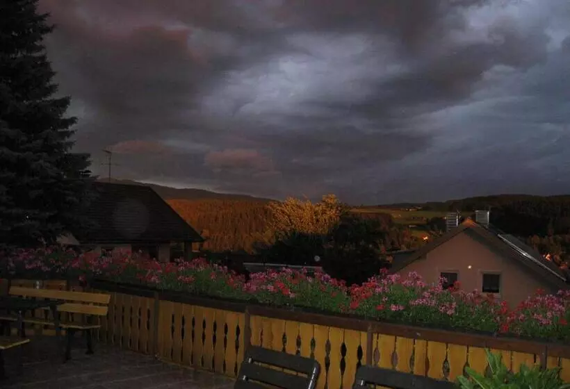 Majatalo Gästehaus Steininger