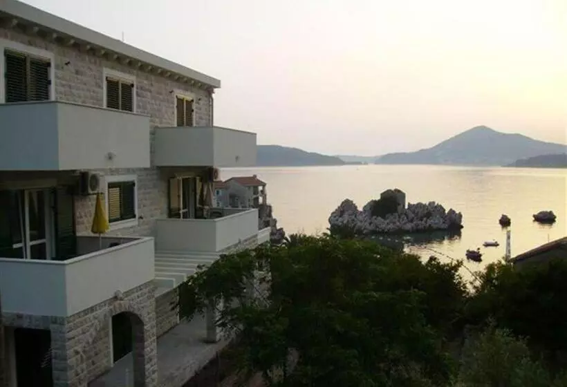 پانسیون Guest House Villa Pastrovka