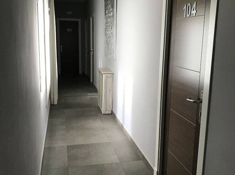 Пансион Hostal Cafe Gutgreco