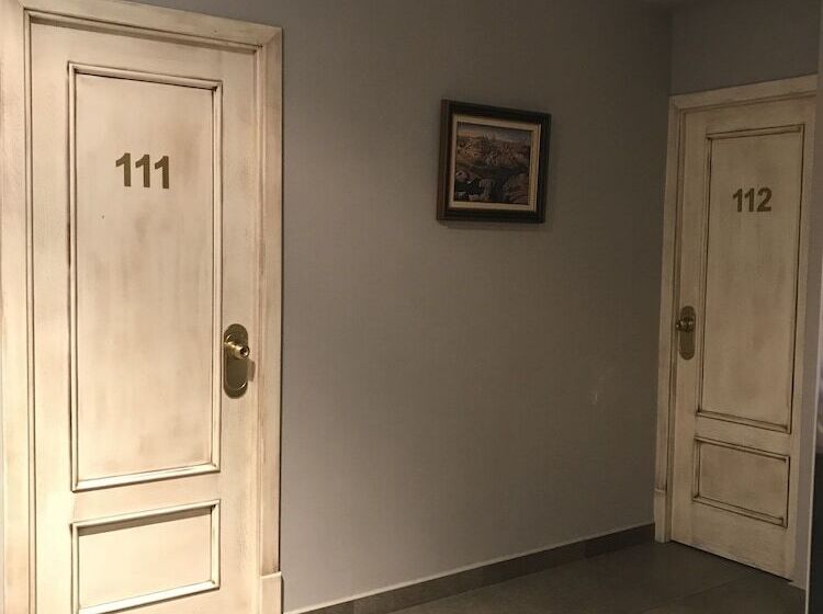 Пансион Hostal Cafe Gutgreco