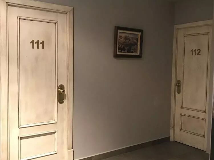 Majatalo Hostal Cafe Gutgreco