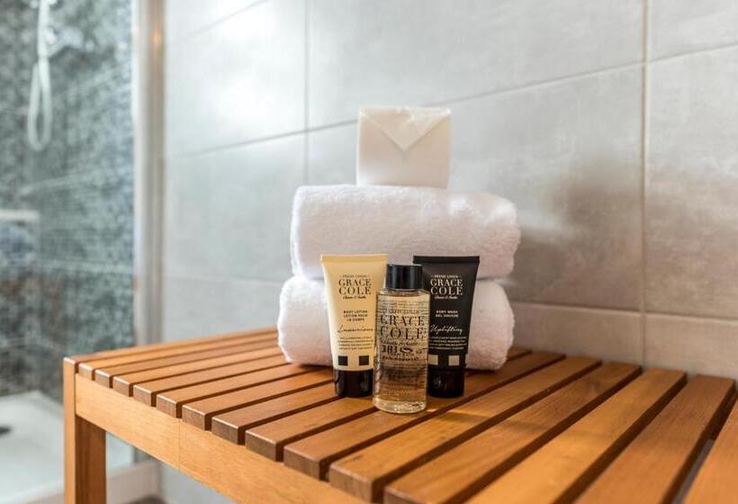 פנסיון Lagos Village