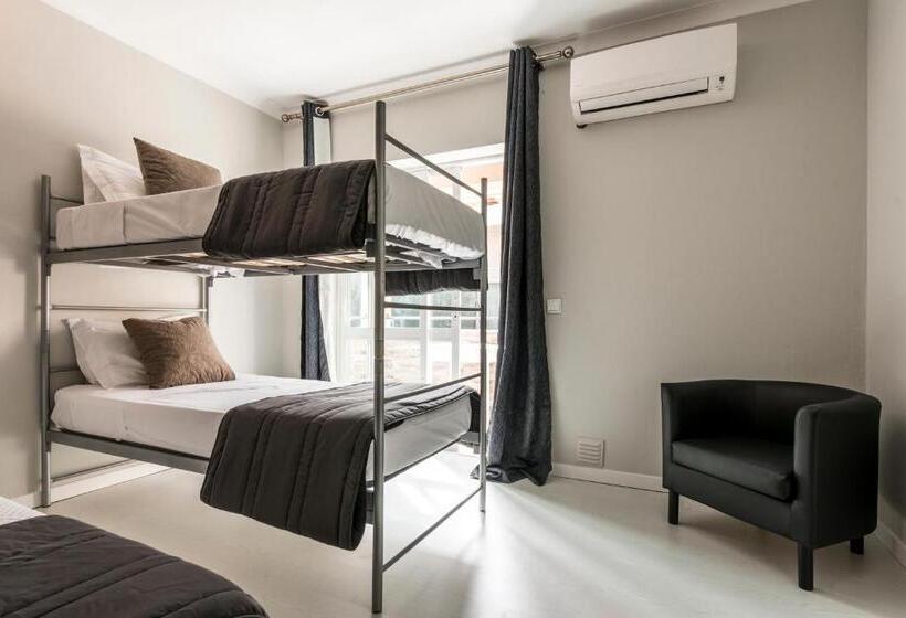 פנסיון Lagos Village