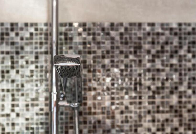 פנסיון Lagos Village