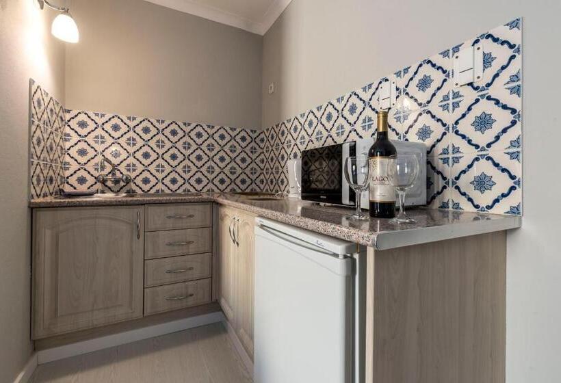 פנסיון Lagos Village