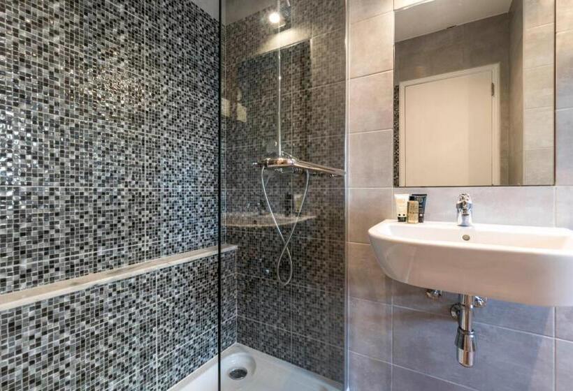 פנסיון Lagos Village