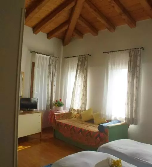 ペンション Osteria La Pesa