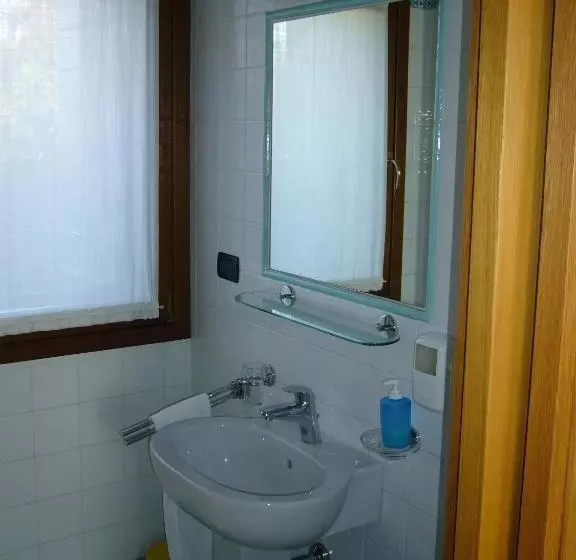 ペンション Osteria La Pesa