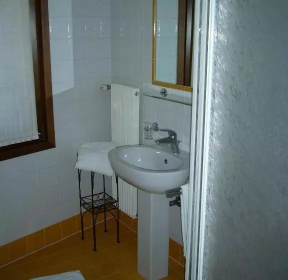 ペンション Osteria La Pesa