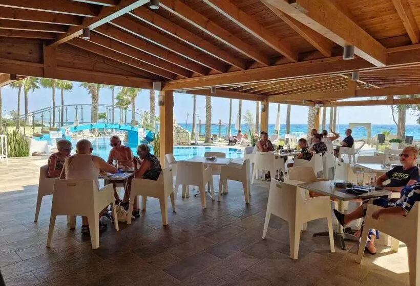 Simos Magic Beach Hotel Apts