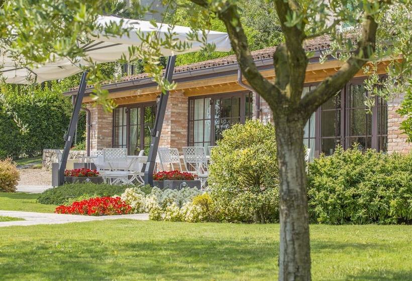 ホテル Antico Casale Bergamini