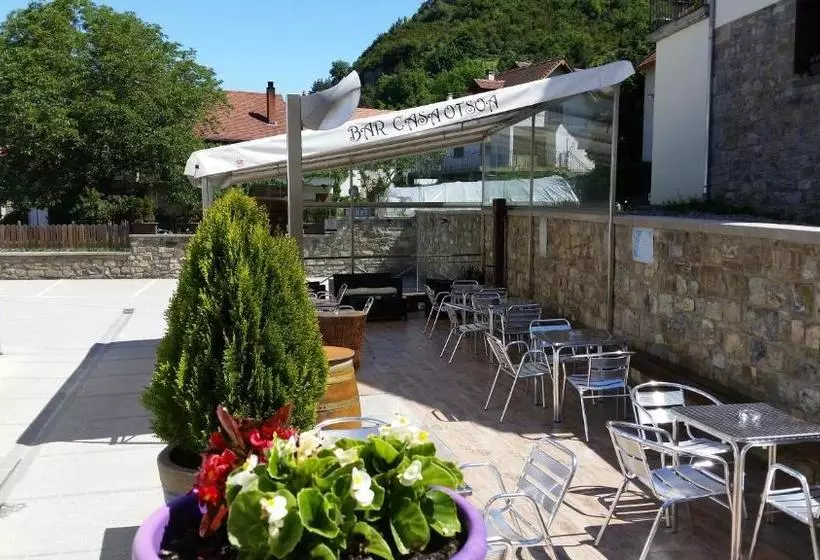 Majatalo Hostal Otsoa