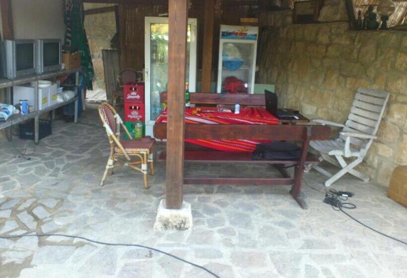 פנסיון Villa Nasco