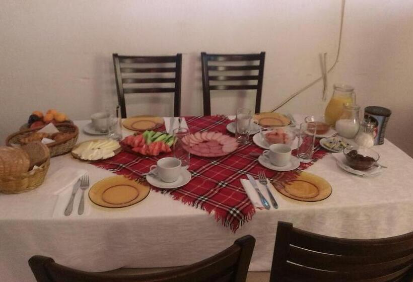 פנסיון Villa Nasco