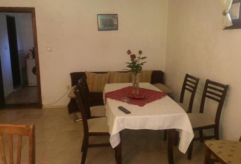 פנסיון Villa Nasco