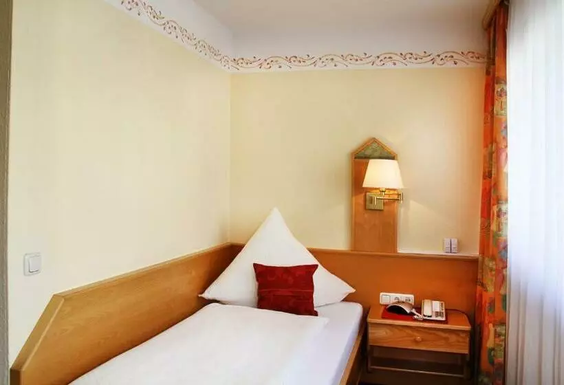 ペンション Das Maximilian