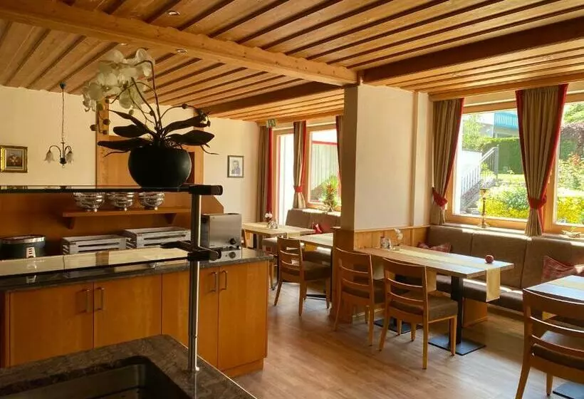 ペンション Das Maximilian