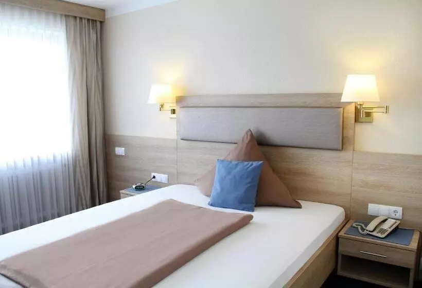 ペンション Das Maximilian