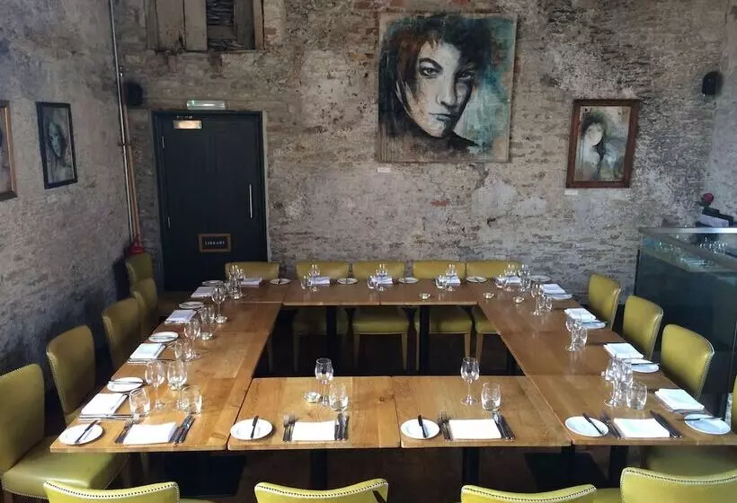 ユースホステル The Archangel,restaurant & Bar With Rooms