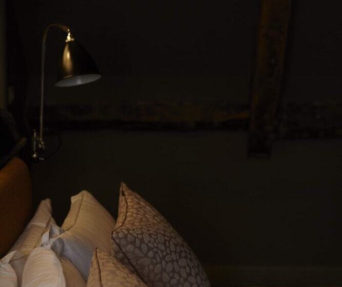 Общежитие The Archangel,restaurant & Bar With Rooms