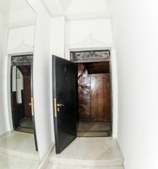 膳宿费 Central Guesthouse Five Corners