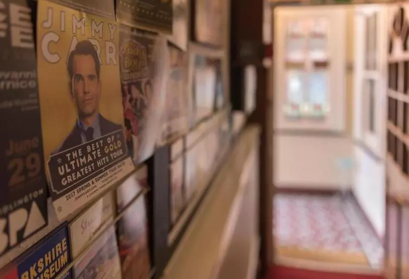 Majatalo Happy Days Guesthouse