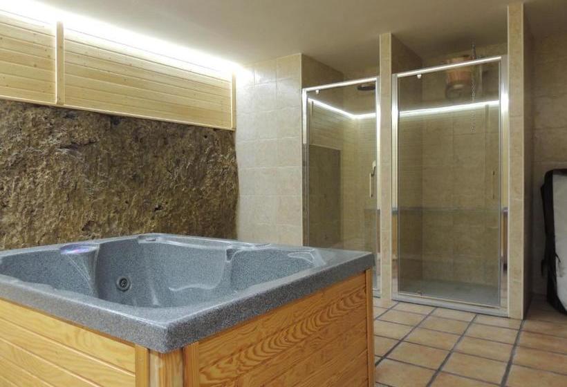 بنسيون Las Abadias Hrural