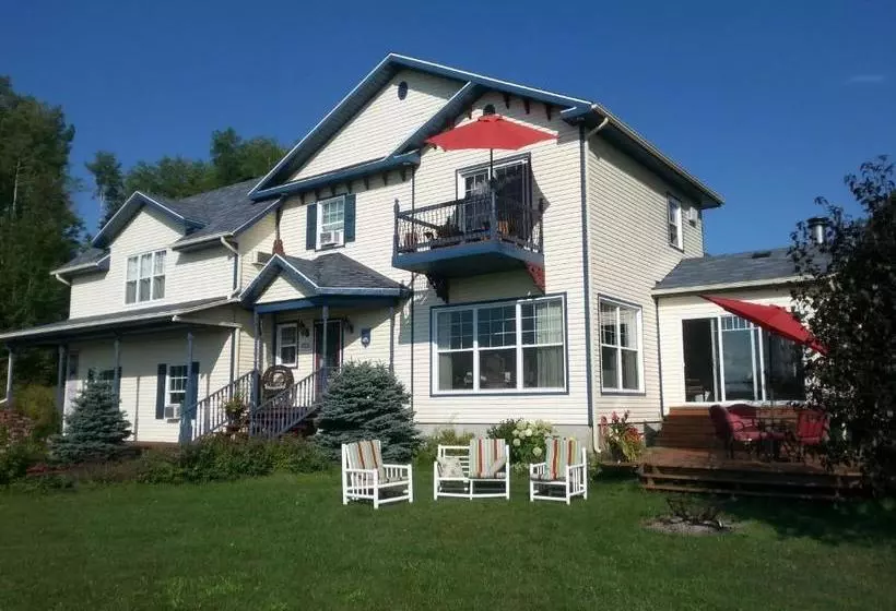 Retkeilymaja Domaine De La Baie, Les Suites