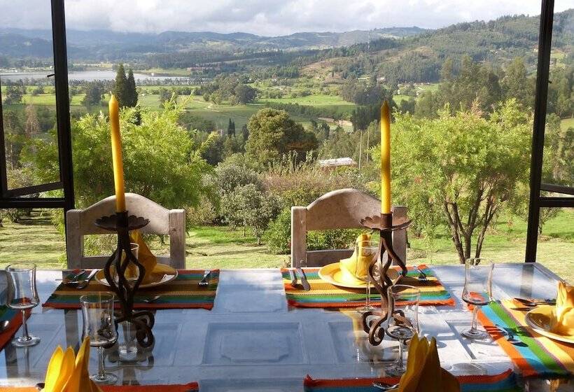 הוסטל Miravalle Suites