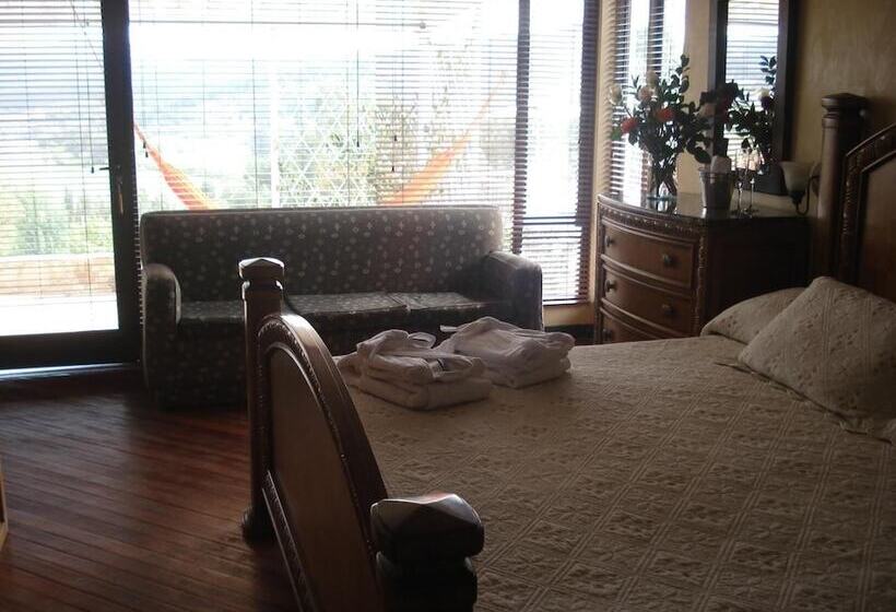 הוסטל Miravalle Suites